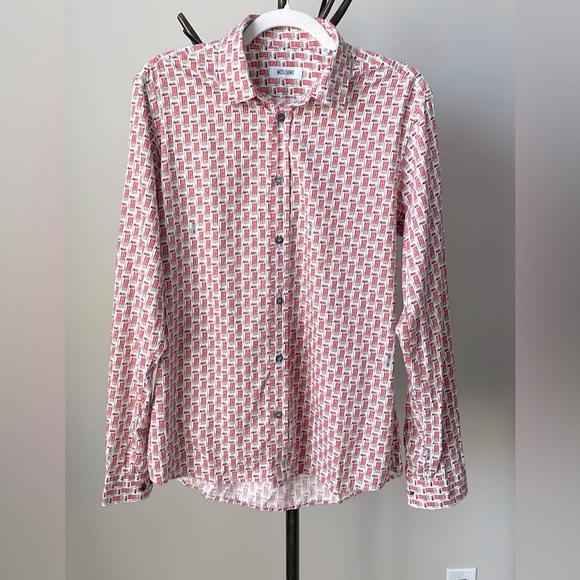 Moschino Men’s Button Up Red on White "LATTE FRESCO" Motive Shirt Size 39/15.5 - Picture 6 of 6